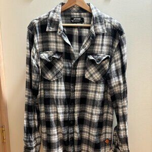 Off The Grid Black and White Flannel 🍂